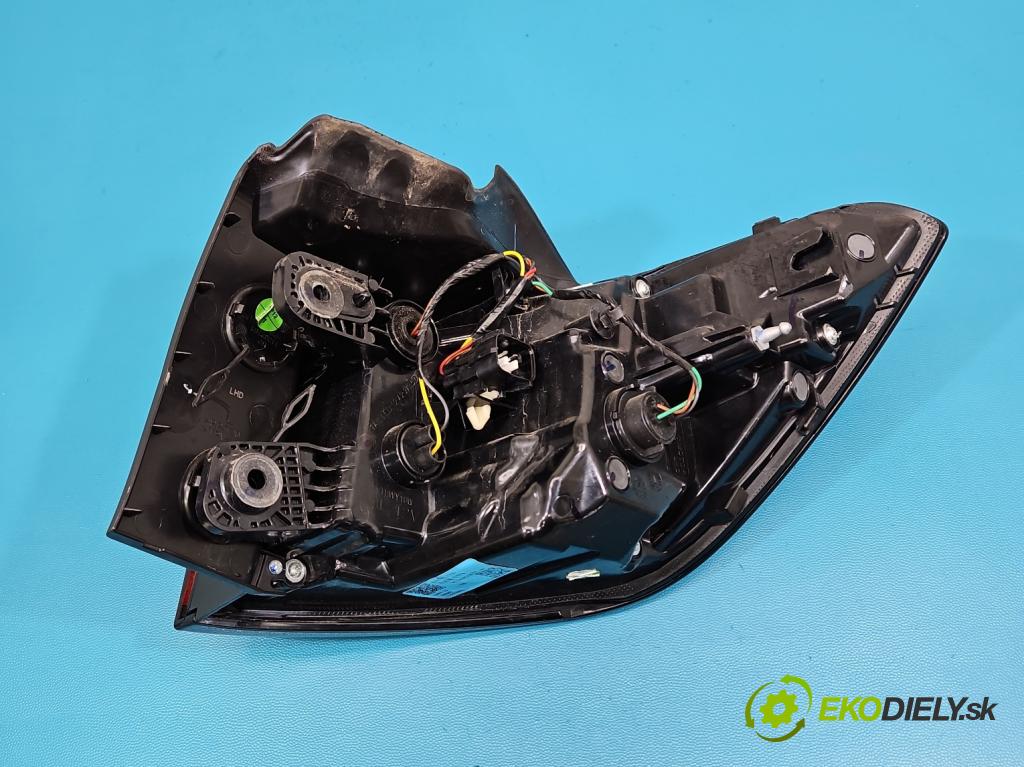 MG MG3  24- 1.5 16V 116 HP manual 85 kW 1495 cm3 5- svetlo / reflektor zadné ľavé AC240829037-07 (Kľučka dverí ostatné)