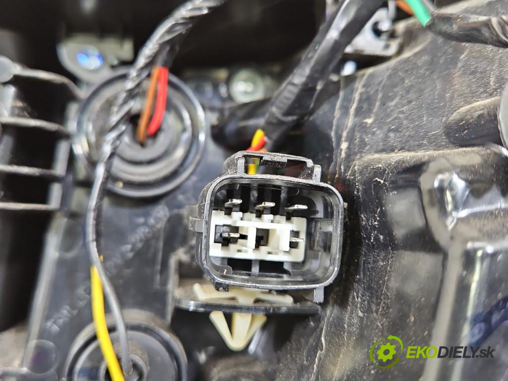 MG MG3  24- 1.5 16V 116 HP manual 85 kW 1495 cm3 5- svetlo / reflektor zadné ľavé AC240829037-07 (Kľučka dverí ostatné)