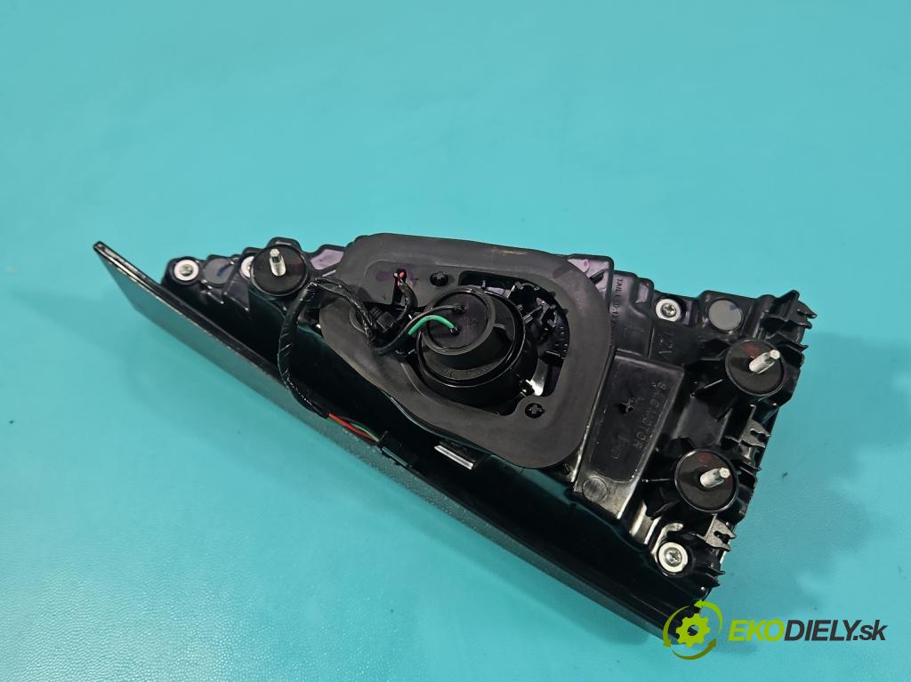 MG MG3  24- 1.5 16V 116 HP manual 85 kW 1495 cm3 5- svetlo / reflektor zadné ľavé A31018L0100 (Kľučka dverí ostatné)