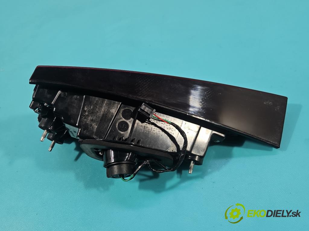 MG MG3  24- 1.5 16V 116 HP manual 85 kW 1495 cm3 5- svetlo / reflektor zadné ľavé A31018L0100 (Kľučka dverí ostatné)