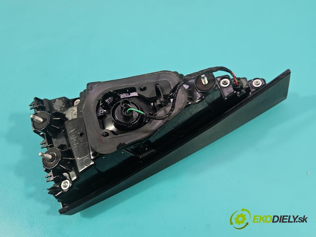 MG MG3  24- 1.5 16V 116 HP manual 85 kW 1495 cm3 5- svetlo / reflektor zadné pravé 11202867 (Kľučka dverí ostatné)