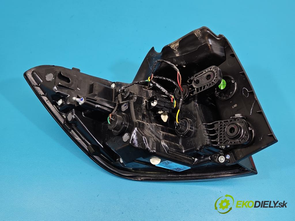 MG MG3  24- 1.5 16V 116 HP manual 85 kW 1495 cm3 5- svetlo / reflektor zadné pravé 11202864 (Kľučka dverí ostatné)