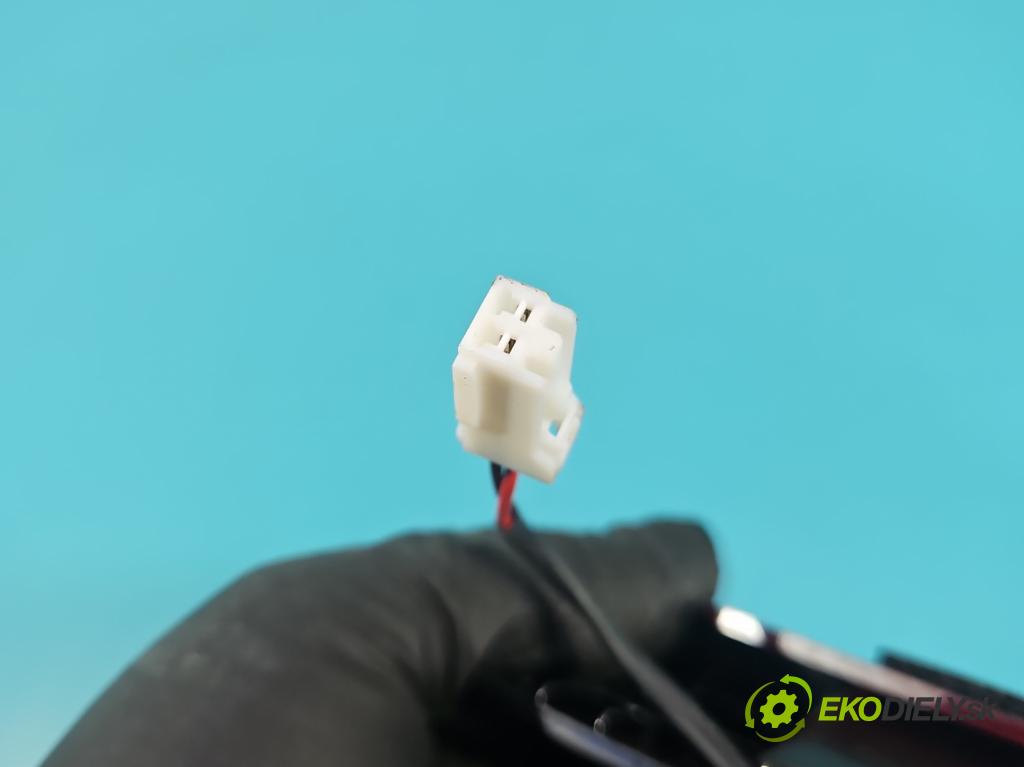 MG MG3  24- 1.5 16V 116 HP manual 85 kW 1495 cm3 5- světlo: stop: 11484256