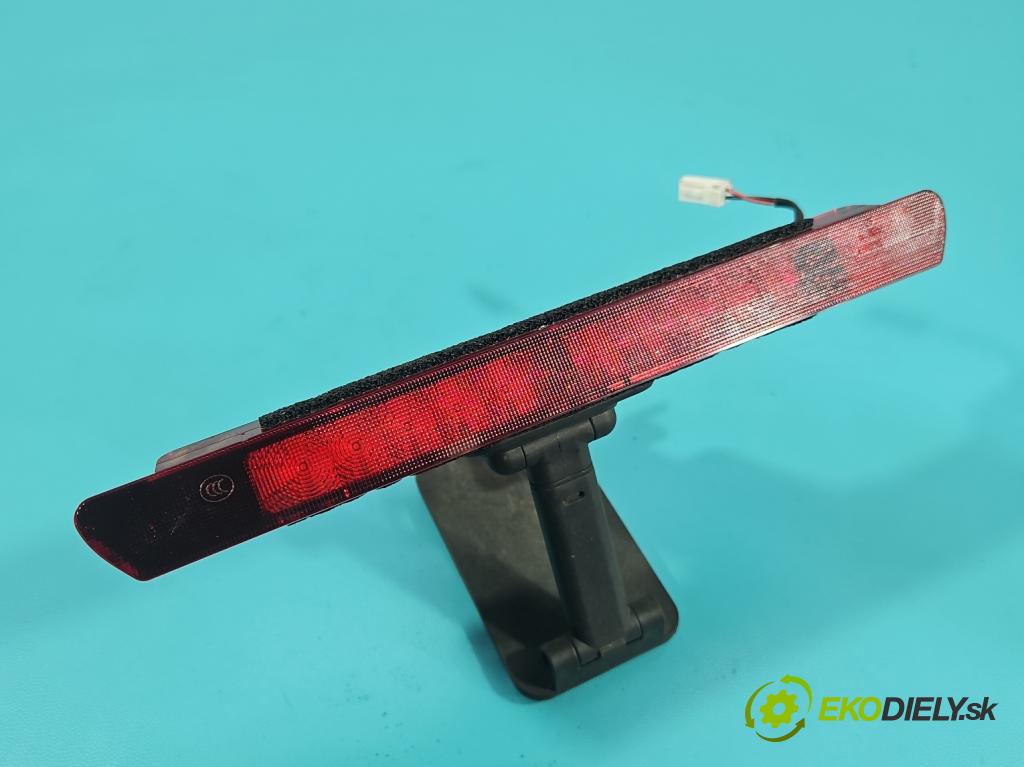 MG MG3  24- 1.5 16V 116 HP manual 85 kW 1495 cm3 5- světlo: stop: 11484256