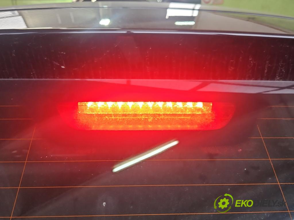 MG MG3  24- 1.5 16V 116 HP manual 85 kW 1495 cm3 5- světlo: stop: 11484256