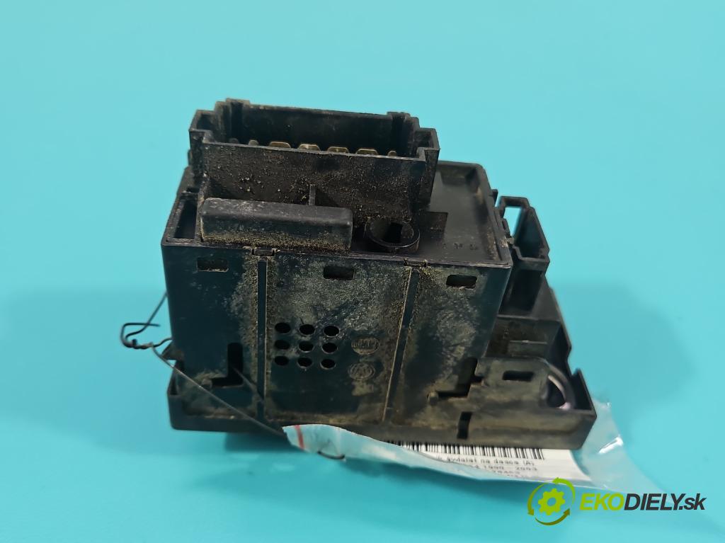 Vw Transporter T4 1990-2003 2.5 tdi 102 HP manual 75 kW 2461 cm3 5- prepínač světla: na doska: 1H6941531N
