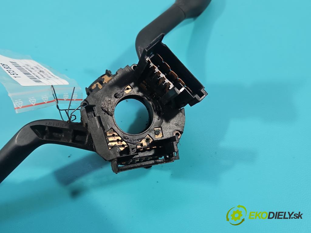 Vw Transporter T4 1990-2003 2.5 tdi 102 hp manual 75 kW 2461 cm3 5- Přepínač sdružený  (Páčky pod volantem)