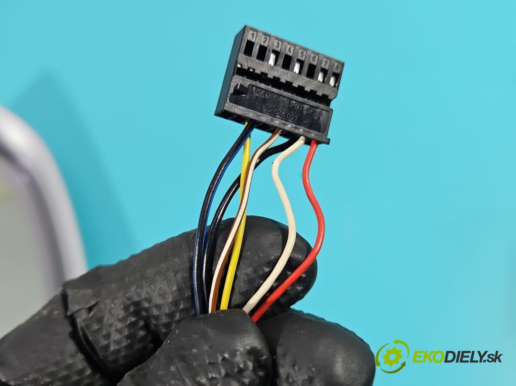 Audi A4 B8 2007-2015 1.8 TFSI 160 HP manual 118 kW 1798 cm3 5- zrkadlo ľavé  (Kľučka dverí ostatné)