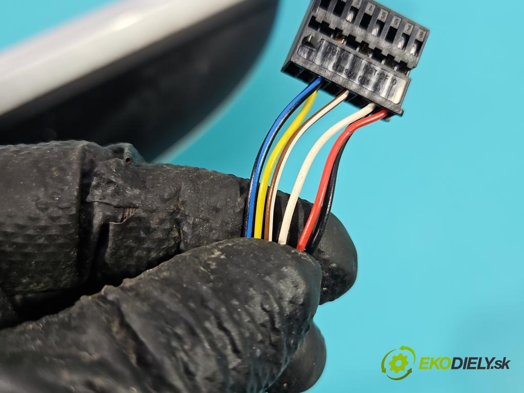 Audi A4 B8 2007-2015 1.8 TFSI 160 HP manual 118 kW 1798 cm3 5- zrkadlo pravé  (Kľučka dverí ostatné)