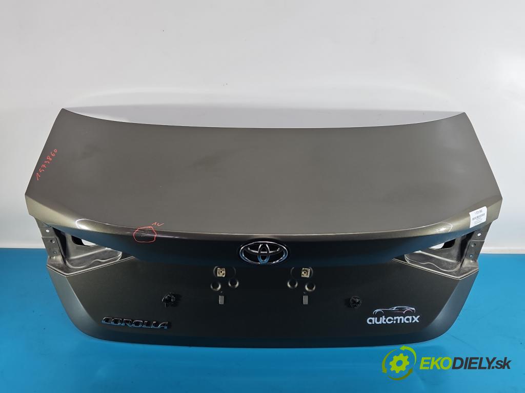 Toyota Corolla E21 2019- 1.5 12V 125 HP automatic 92 kW 1490 cm3 4- zadna kufor  (Kapota zadná (kufor))
