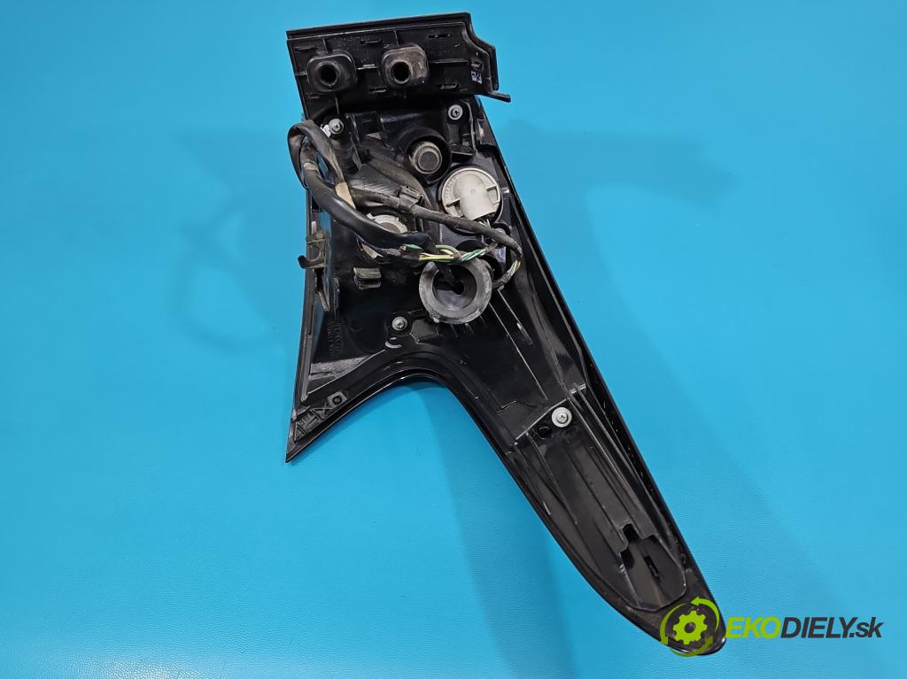 Lexus NX I 2014-2021 2.5 16V 155 HP automatic 114 kW 2494 cm3 5- svetlo / reflektor zadné ľavé  (Kľučka dverí ostatné)