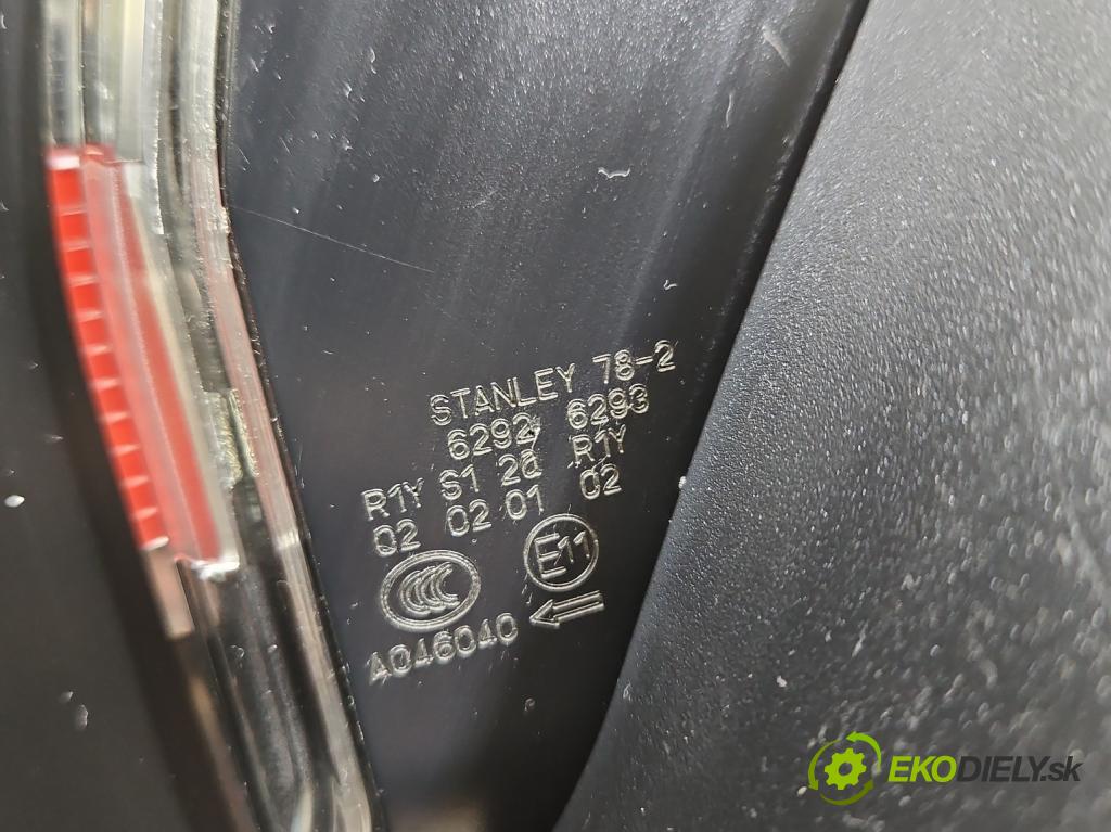 Lexus NX I 2014-2021 2.5 16V 155 HP automatic 114 kW 2494 cm3 5- svetlo / reflektor zadné ľavé  (Kľučka dverí ostatné)