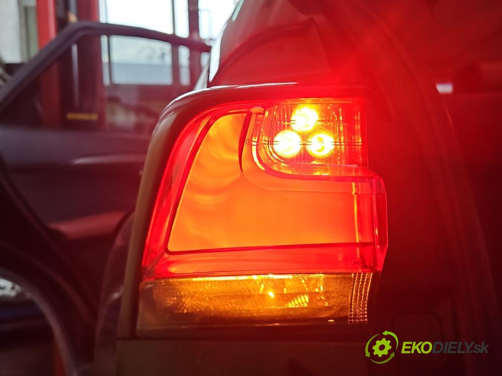 Lexus NX I 2014-2021 2.5 16V 155 HP automatic 114 kW 2494 cm3 5- svetlo / reflektor zadné ľavé  (Kľučka dverí ostatné)