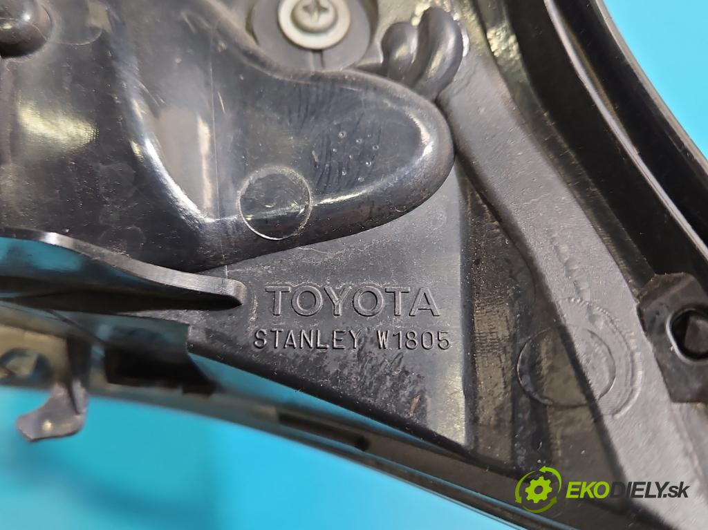 Lexus NX I 2014-2021 2.5 16V 155 HP automatic 114 kW 2494 cm3 5- svetlo / reflektor zadné ľavé  (Kľučka dverí ostatné)