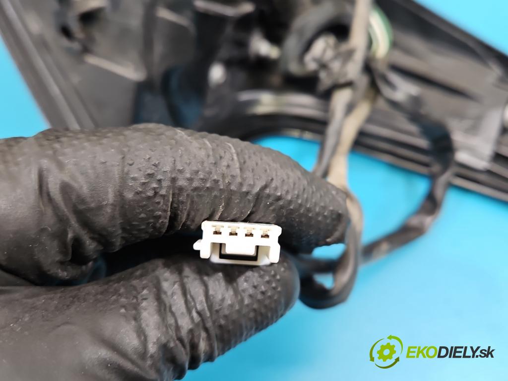 Lexus NX I 2014-2021 2.5 16V 155 HP automatic 114 kW 2494 cm3 5- svetlo / reflektor zadné ľavé  (Kľučka dverí ostatné)