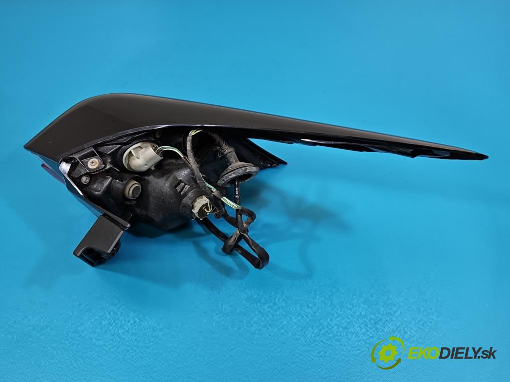 Lexus NX I 2014-2021 2.5 16V 155 HP automatic 114 kW 2494 cm3 5- svetlo / reflektor zadné ľavé  (Kľučka dverí ostatné)