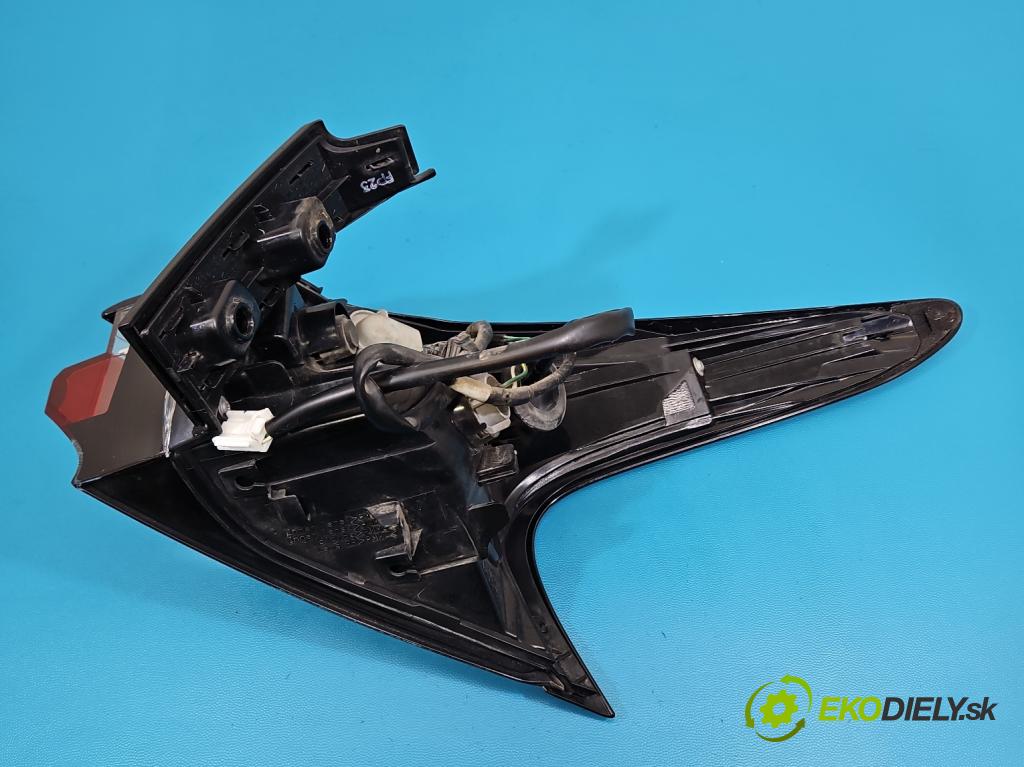 Lexus NX I 2014-2021 2.5 16V 155 HP automatic 114 kW 2494 cm3 5- svetlo / reflektor zadné ľavé  (Kľučka dverí ostatné)