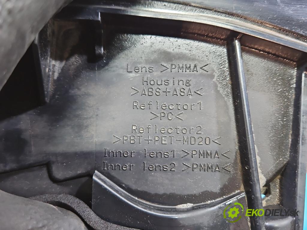 Lexus NX I 2014-2021 2.5 16V 155 HP automatic 114 kW 2494 cm3 5- svetlo / reflektor zadné ľavé  (Kľučka dverí ostatné)