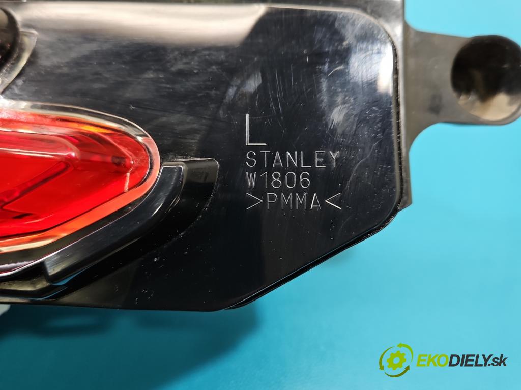 Lexus NX I 2014-2021 2.5 16V 155 HP automatic 114 kW 2494 cm3 5- svetlo / reflektor zadné ľavé  (Kľučka dverí ostatné)