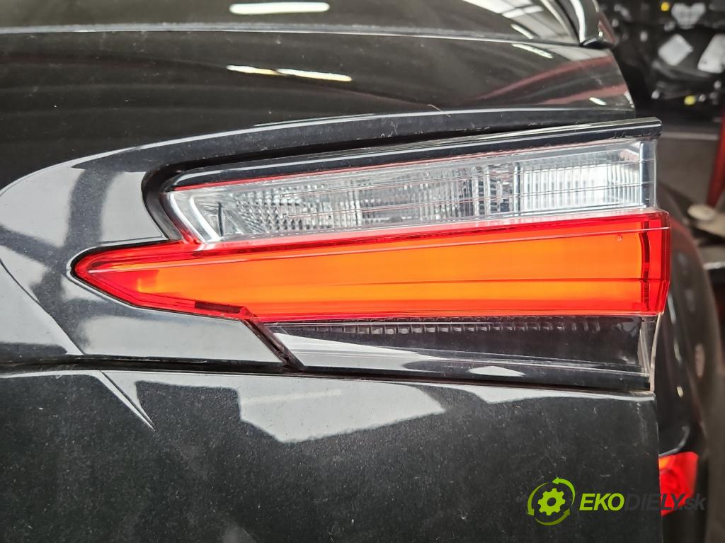 Lexus NX I 2014-2021 2.5 16V 155 hp automatic 114 kW 2494 cm3 5- světlo zadní pravé  (Klika dveří ostatní)