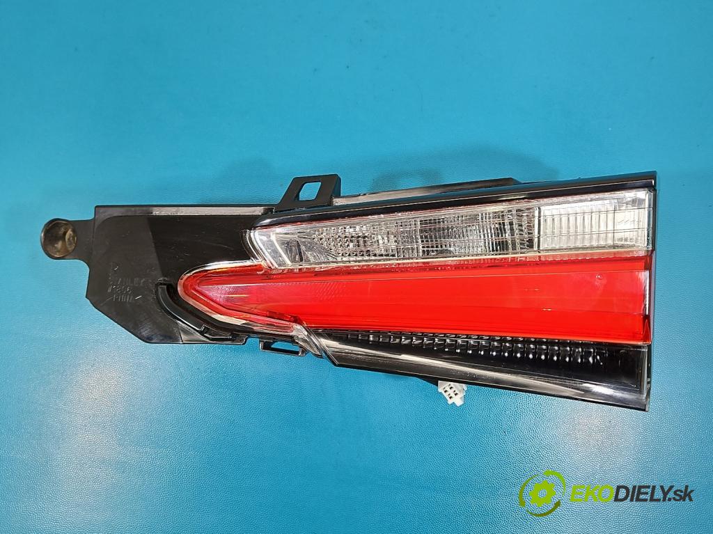 Lexus NX I 2014-2021 2.5 16V 155 HP automatic 114 kW 2494 cm3 5- svetlo / reflektor zadné pravé  (Kľučka dverí ostatné)