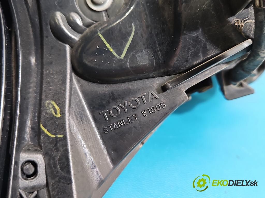 Lexus NX I 2014-2021 2.5 16V 155 HP automatic 114 kW 2494 cm3 5- svetlo / reflektor zadné pravé  (Kľučka dverí ostatné)