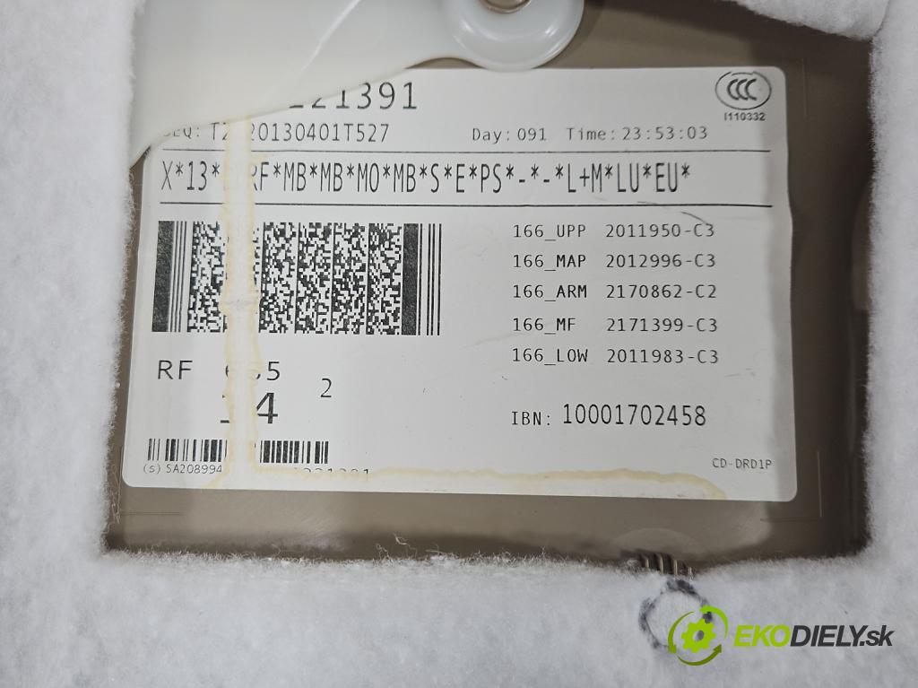 Mercedes GL II X166 2012-2015 4.7 V8 278928 340KM: automatic 250 kW 4663 cm3 5- Čalounictví: dvere predné pravé