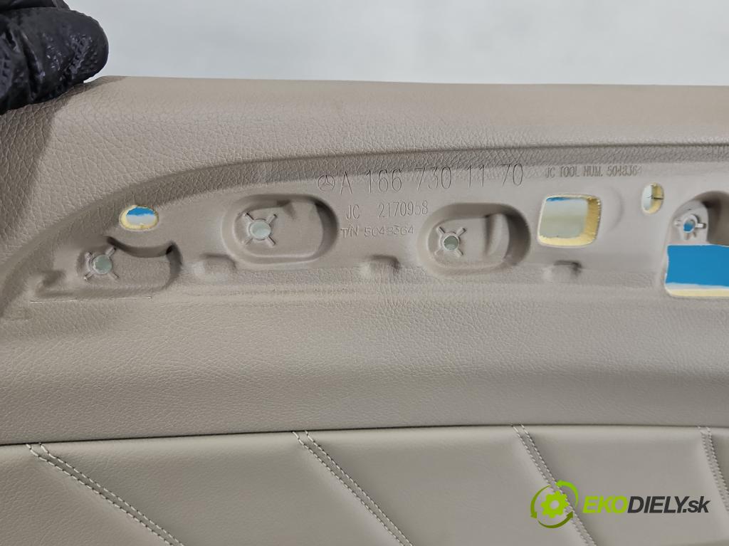 Mercedes GL II X166 2012-2015 4.7 V8 278928 340KM: automatic 250 kW 4663 cm3 5- Čalounictví: dvere zadné ľavé A1667301170