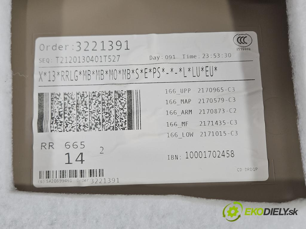 Mercedes GL II X166 2012-2015 4.7 V8 278928 340KM: automatic 250 kW 4663 cm3 5- Čalounictví: dvere zadné pravé