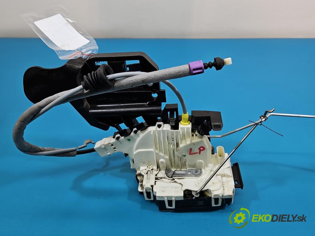 Mercedes GL II X166 2012-2015 4.7 V8 278928 340KM: automatic 250 kW 4663 cm3 5- zámok predné ľavý A1667200135