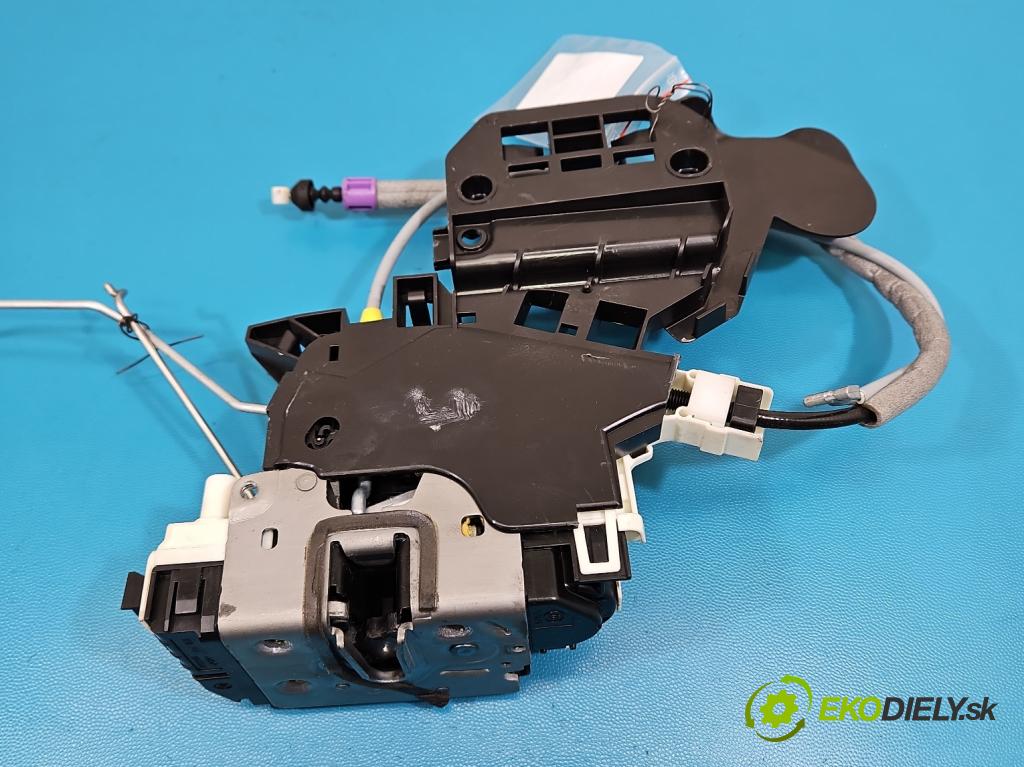 Mercedes GL II X166 2012-2015 4.7 V8 278928 340KM: automatic 250 kW 4663 cm3 5- zámok predné ľavý A1667200135