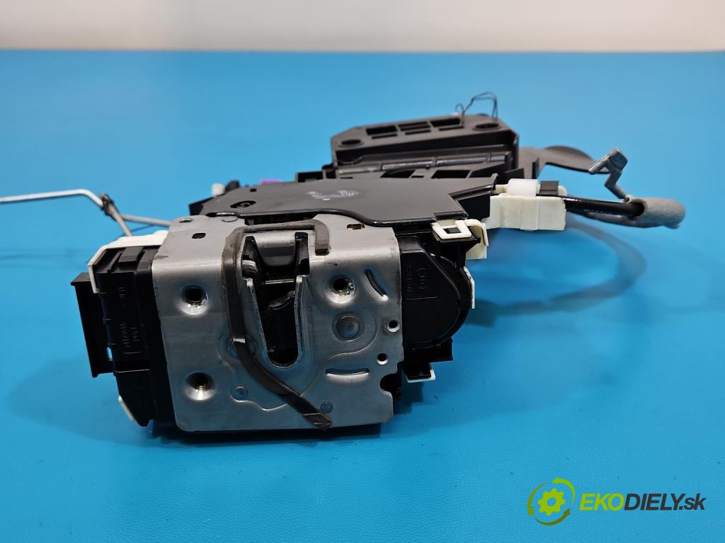 Mercedes GL II X166 2012-2015 4.7 V8 278928 340KM: automatic 250 kW 4663 cm3 5- zámok predné ľavý A1667200135