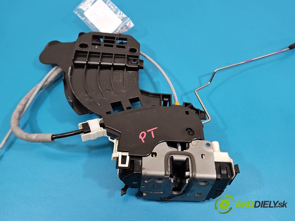 Mercedes GL II X166 2012-2015 4.7 V8 278928 340KM: automatic 250 kW 4663 cm3 5- zámok zadné pravý A2047303035