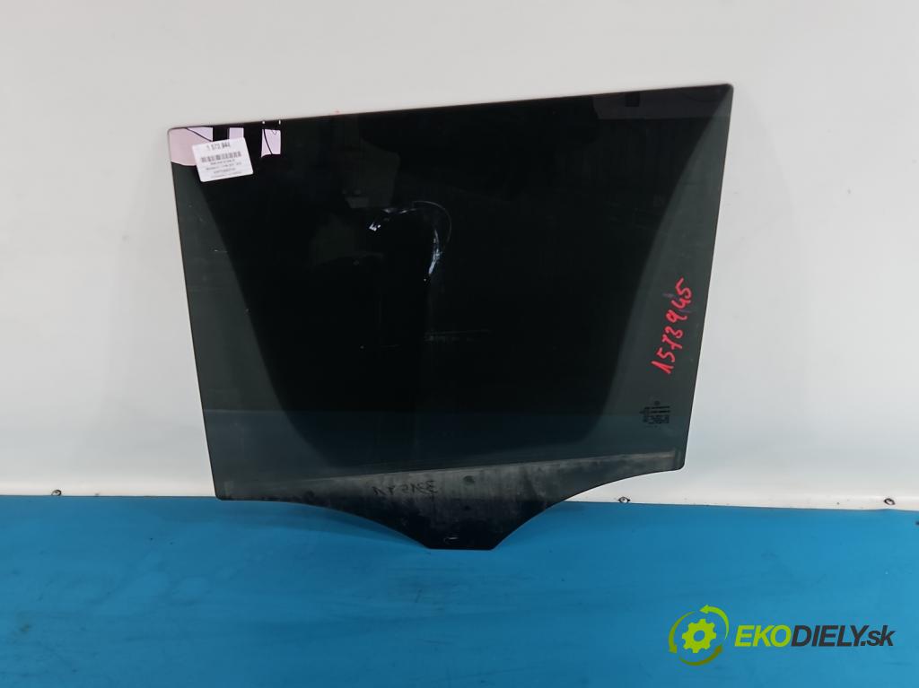 Mercedes GL II X166 2012-2015 4.7 V8 278928 340KM automatic 250 kW 4663 cm3 5- sklo dveře zadní levé 