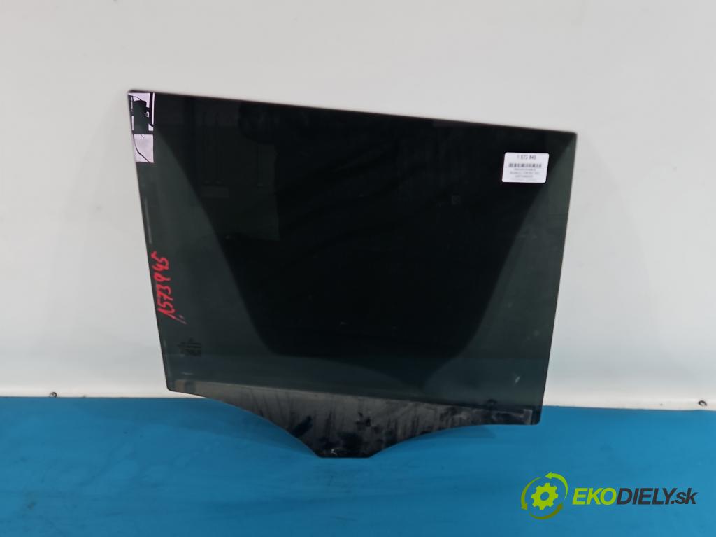 Mercedes GL II X166 2012-2015 4.7 V8 278928 340KM automatic 250 kW 4663 cm3 5- sklo dveře zadní pravé 