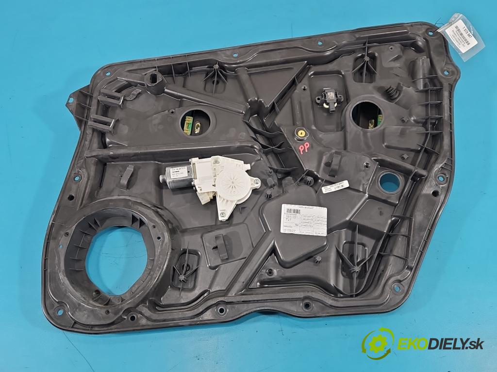 Mercedes GL II X166 2012-2015 4.7 V8 278928 340KM: automatic 250 kW 4663 cm3 5- mechanizmus okna predné pravý A1667200279