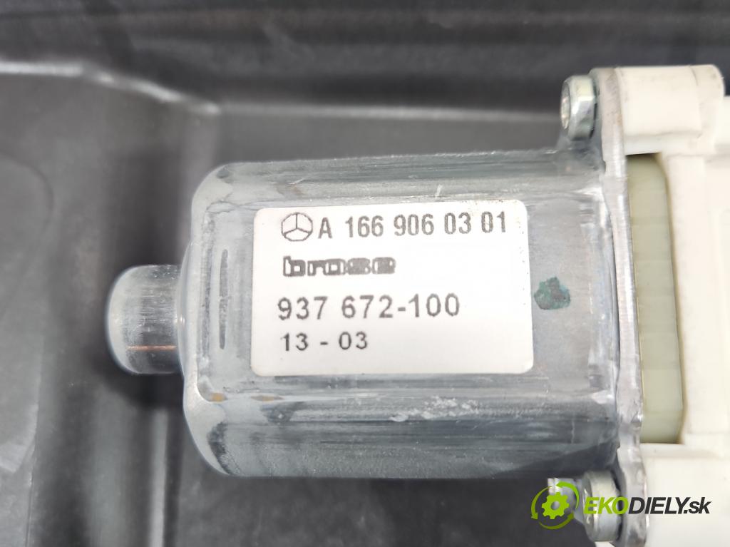 Mercedes GL II X166 2012-2015 4.7 V8 278928 340KM: automatic 250 kW 4663 cm3 5- mechanizmus okna predné pravý A1667200279