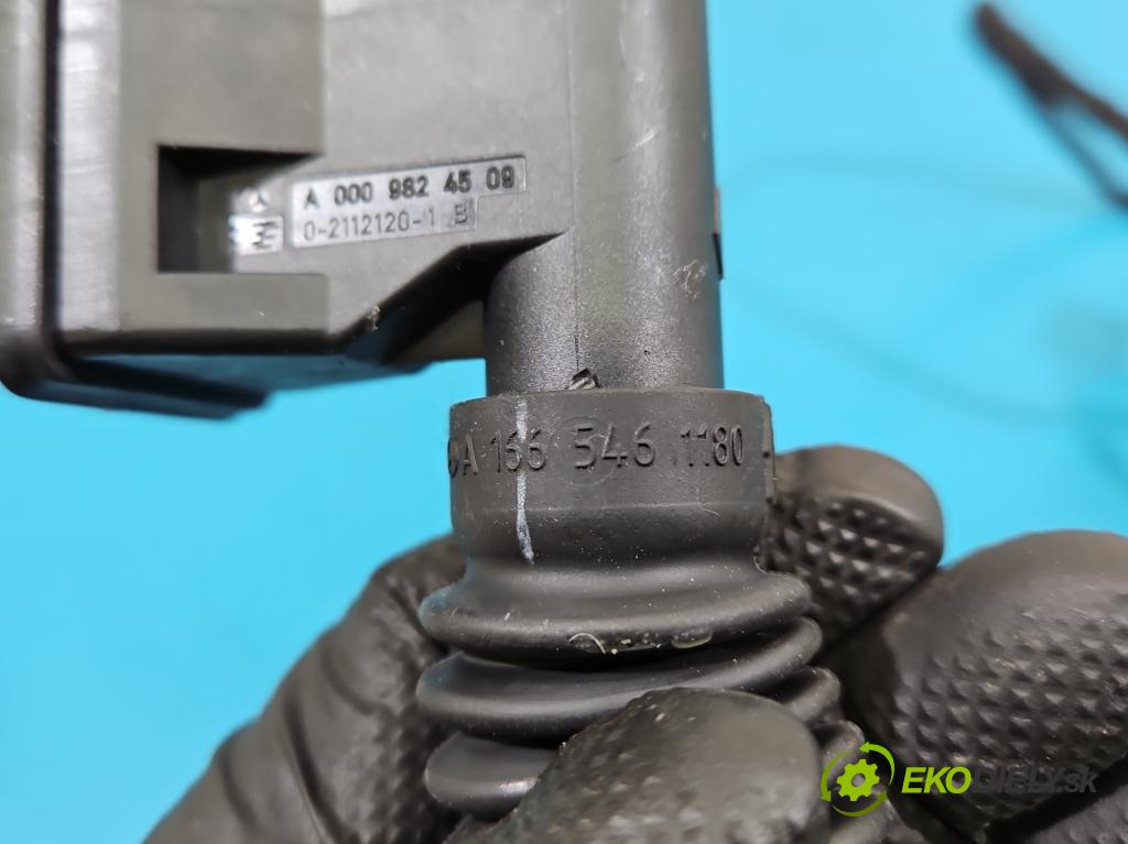 Mercedes GL II X166 2012-2015 4.7 V8 278928 340KM: automatic 250 kW 4663 cm3 5- Zväzok: dvere predné vľavo: A0009824509