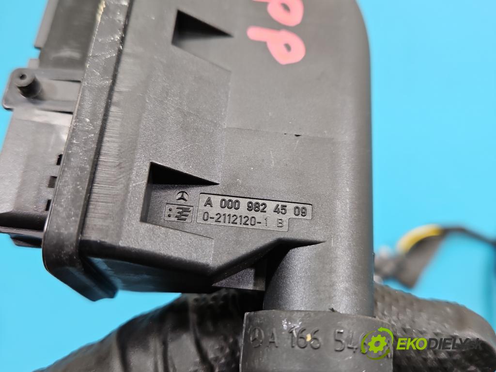 Mercedes GL II X166 2012-2015 4.7 V8 278928 340KM: automatic 250 kW 4663 cm3 5- Zväzok: dvere predné pravých 937157