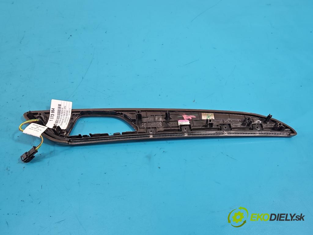 Mercedes GL II X166 2012-2015 4.7 V8 278928 340KM: automatic 250 kW 4663 cm3 5- lišta dvere predné ľavé A1667301122