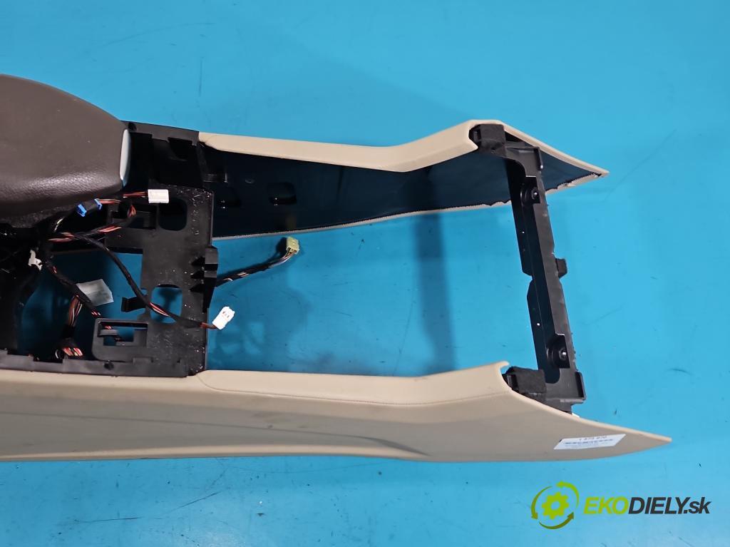 Mercedes GL II X166 2012-2015 4.7 V8 278928 340KM: automatic 250 kW 4663 cm3 5- operadlo A1666800819 (Lakťová opierka)