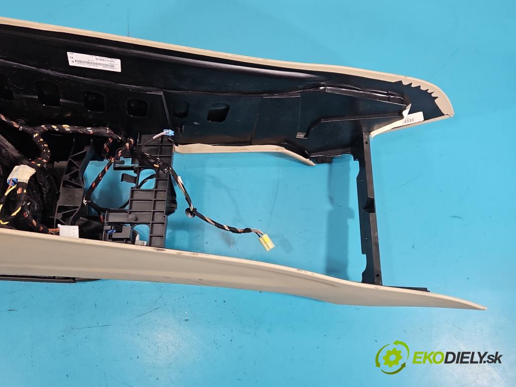 Mercedes GL II X166 2012-2015 4.7 V8 278928 340KM: automatic 250 kW 4663 cm3 5- operadlo A1666800819 (Lakťová opierka)