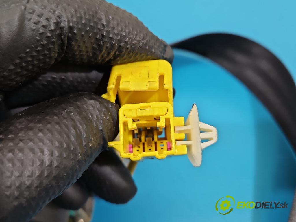 Vw Golf V 2003-2009 1.6 FSI 116 HP manual 85 kW 1598 cm3 5- pas bezpečnosť: predné ľavý 1K4857705D