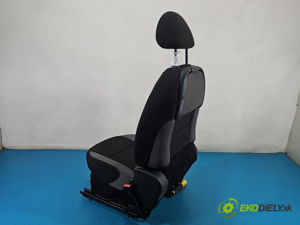 Citroen C3 Picasso 2008-2017 1.6 hdi 109 HP manual 80 kW 1560 cm3 5- Sedačka pravý (Sedadlo)