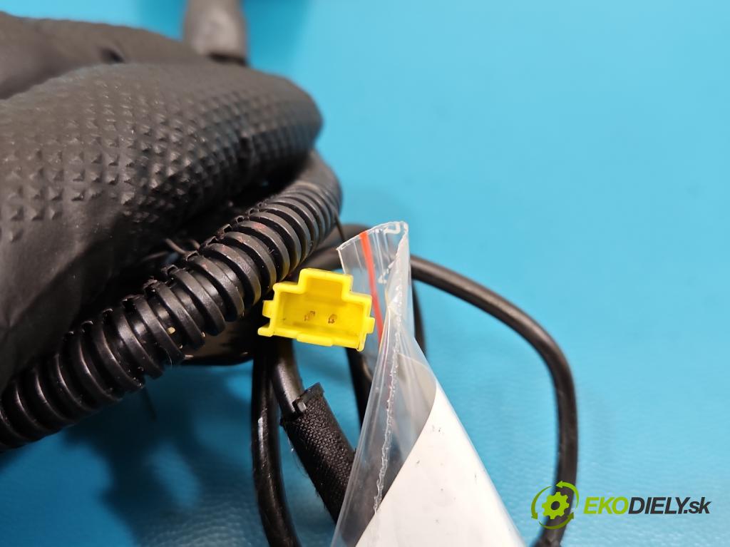 Mercedes GL II X166 2012-2015 4.7 V8 278928 340KM: automatic 250 kW 4663 cm3 5- pas bezpečnosť: predné ľavý A1668600169