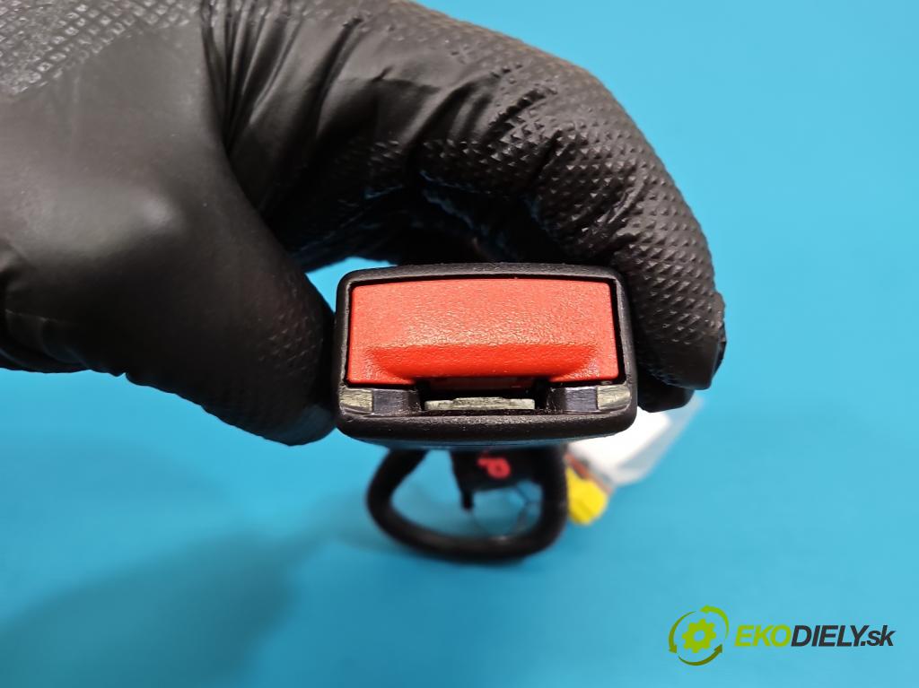 Mercedes GL II X166 2012-2015 4.7 V8 278928 340KM: automatic 250 kW 4663 cm3 5- pas bezpečnosť: predné ľavý A1668600169