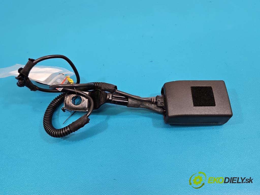 Mercedes GL II X166 2012-2015 4.7 V8 278928 340KM: automatic 250 kW 4663 cm3 5- pas bezpečnosť: predné ľavý A1668600169