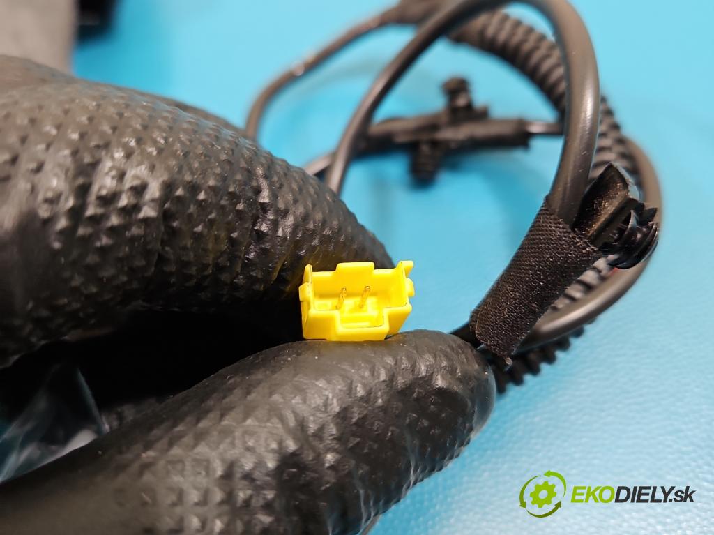 Mercedes GL II X166 2012-2015 4.7 V8 278928 340KM: automatic 250 kW 4663 cm3 5- pas bezpečnosť: predné pravý A1668600169