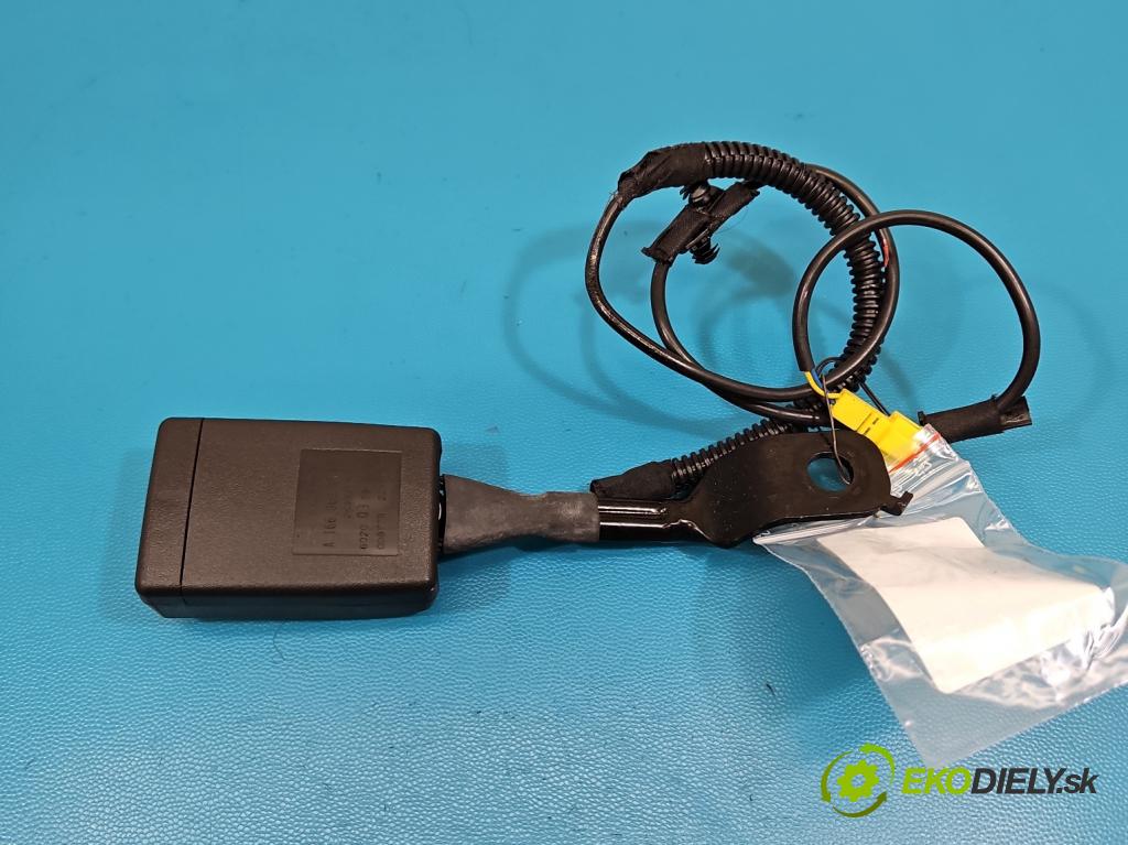 Mercedes GL II X166 2012-2015 4.7 V8 278928 340KM: automatic 250 kW 4663 cm3 5- pas bezpečnosť: predné pravý A1668600169