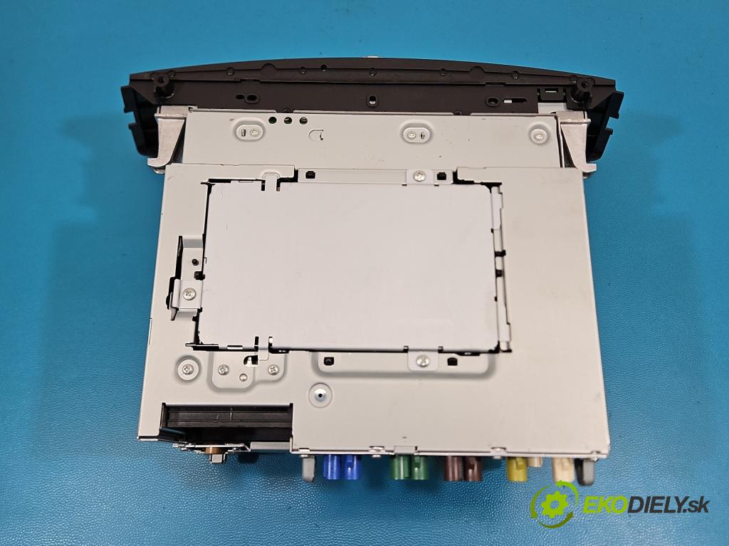 Mercedes GL II X166 2012-2015 4.7 V8 278928 340KM: automatic 250 kW 4663 cm3 5- Radio originál A1669000109